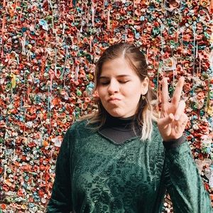 Meet your Posher, Ellen